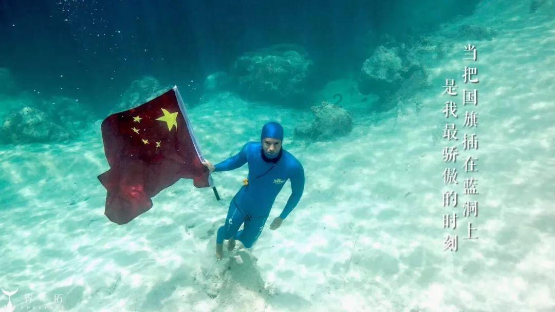 福建一楼房着火一女子就带了三猫一狗跑路！！！