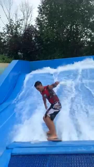 连接正负极