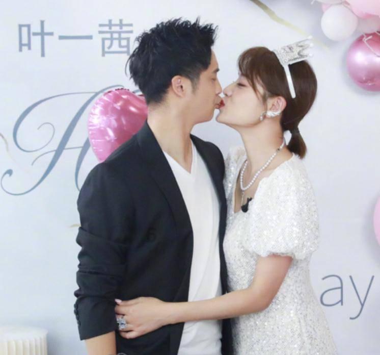 圣女战旗