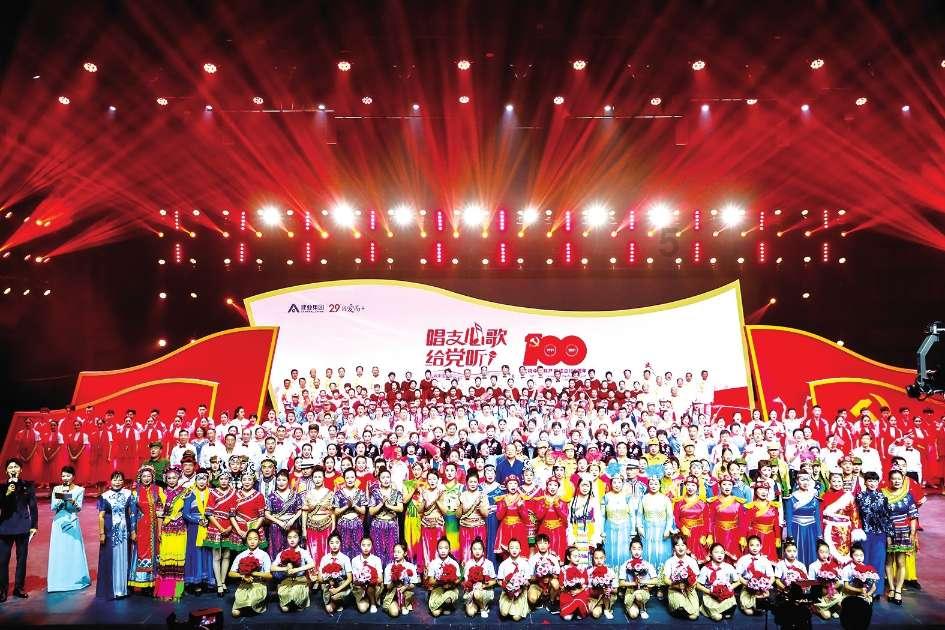 今田美樱吊带红裙大赏:从福冈走出的演技与颜值并存的实力派女神