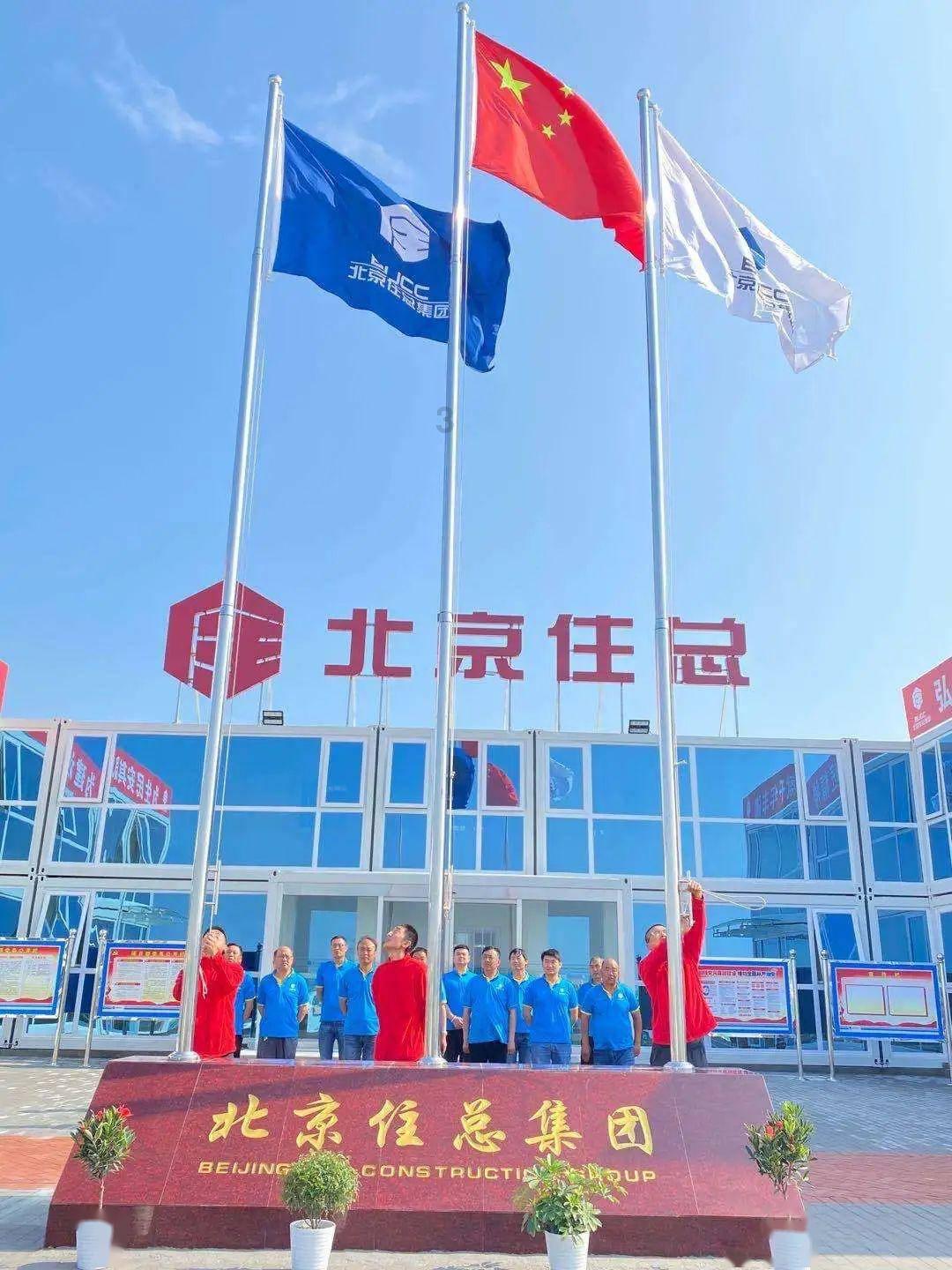 出席市政协十三届三次会议的委员陆续报到