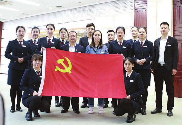 受母亲欺压被妻女残害，唐中宗李显的一生活得到底有多悲哀？