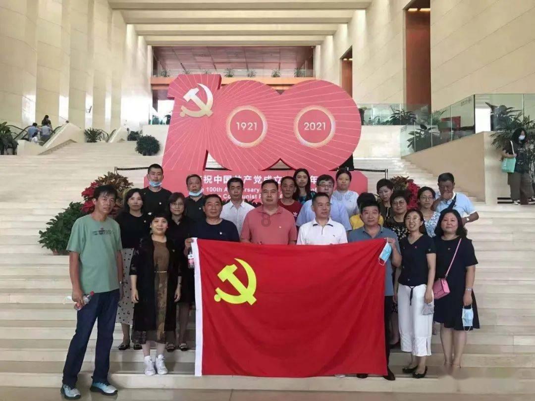 俗话说:“冬天上坟带一宝,子孙多福财气到”,“一宝”指什么?