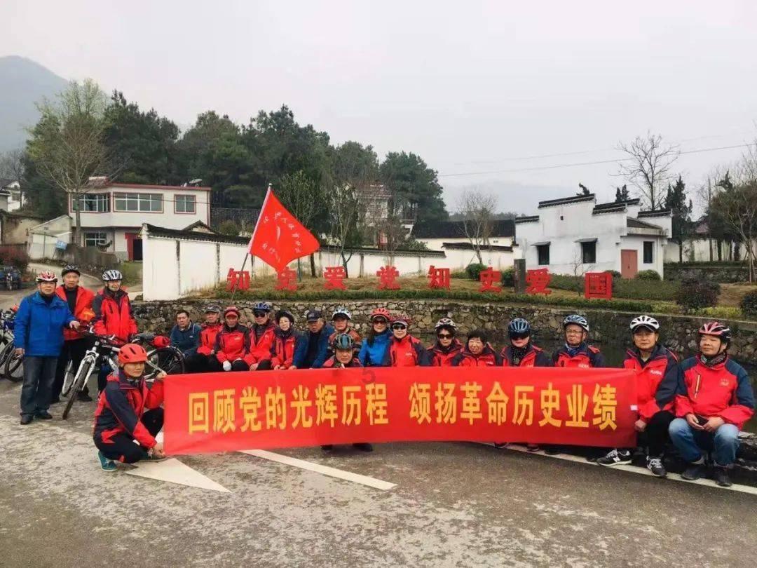 向每一个平凡人致敬，在一场又一场“双向奔赴”中全力以赴丨两会观察