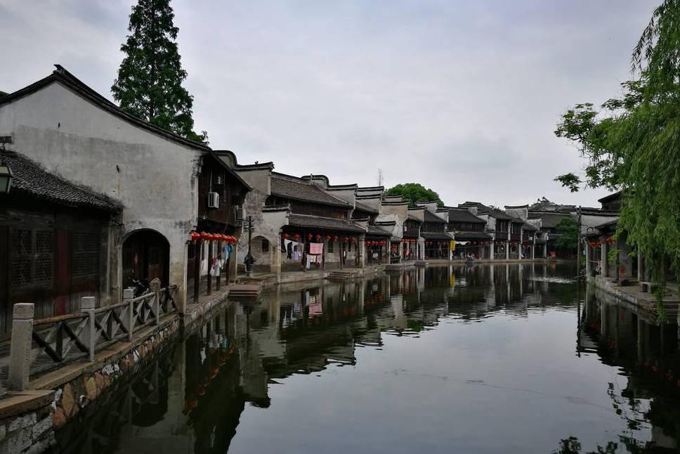 警察战僵尸无敌版