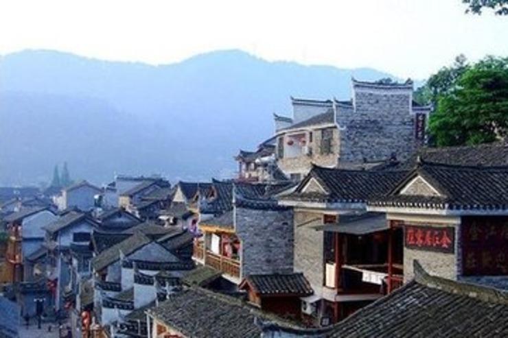 记者：泰山队今天进行队内对抗赛，卡扎伊什维利和帕托各入两球