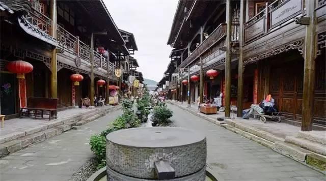 神奇宝贝：初代四大天王有多强？神兽不敢惹这4人，我酸了游戏画面
