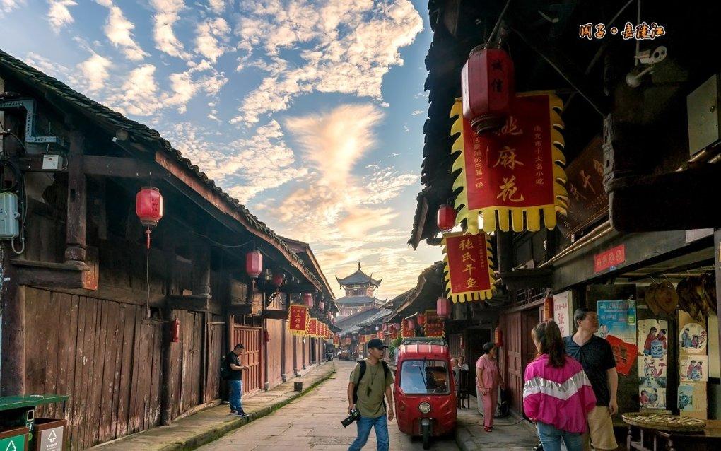 在我的伯父鲁迅先生中鲁迅先生中为什么伯父放爆竹的时候脸上充满了和谐的美